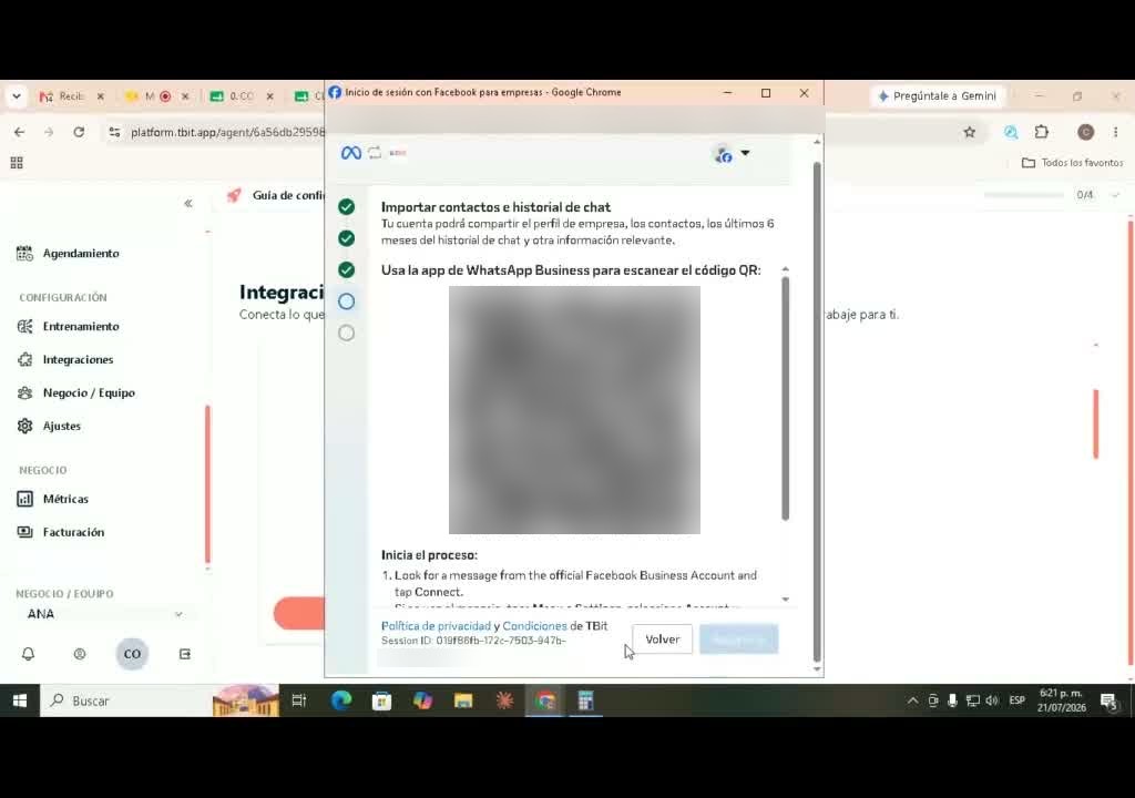 El paso final: escanear el QR con la app de WhatsApp Business (importa contactos e historial de chat).