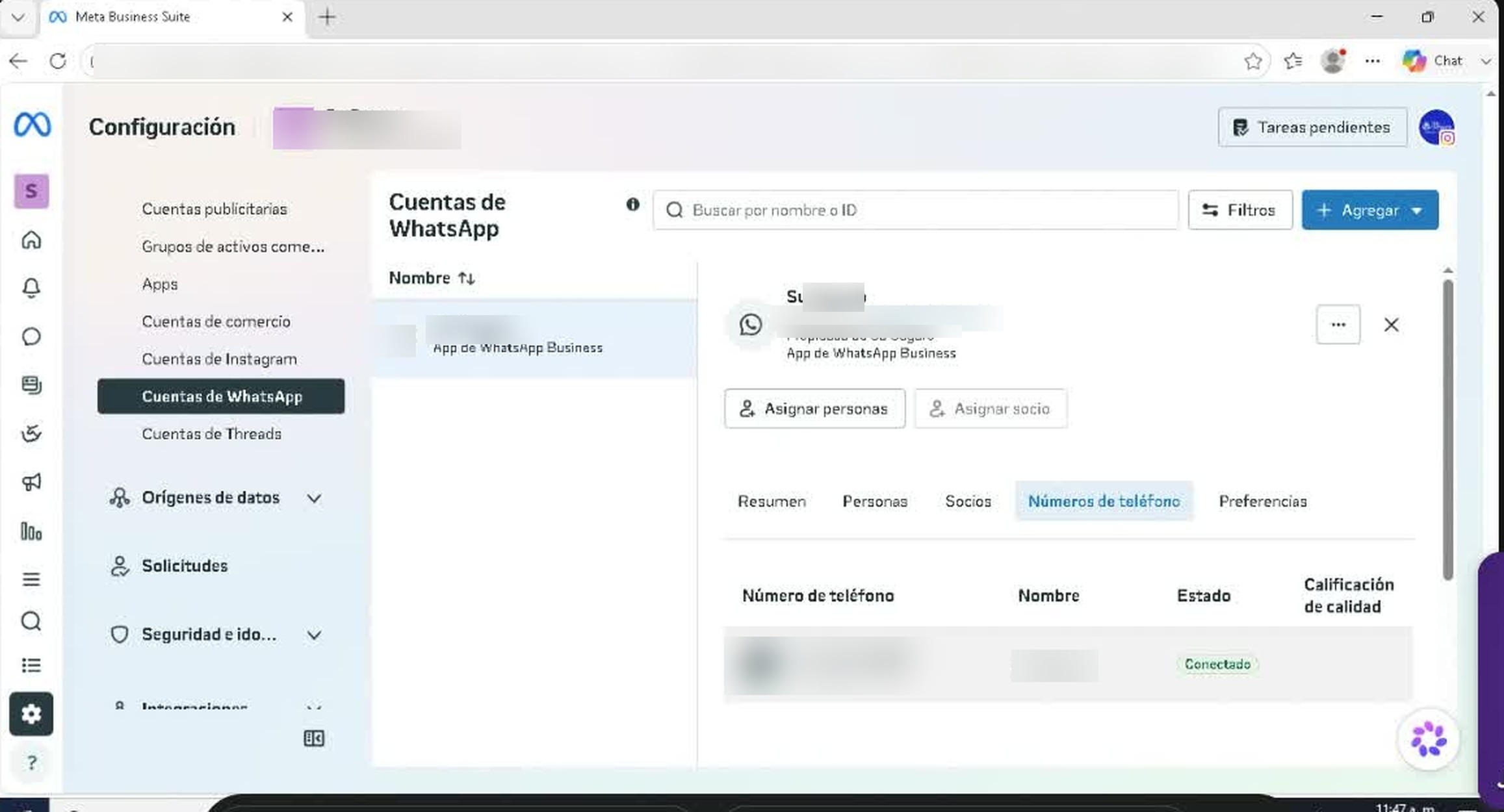 En el portafolio viejo — Configuración → Cuentas de WhatsApp → pestaña «Números de teléfono» — ahí está tu número: elimínalo para liberarlo.